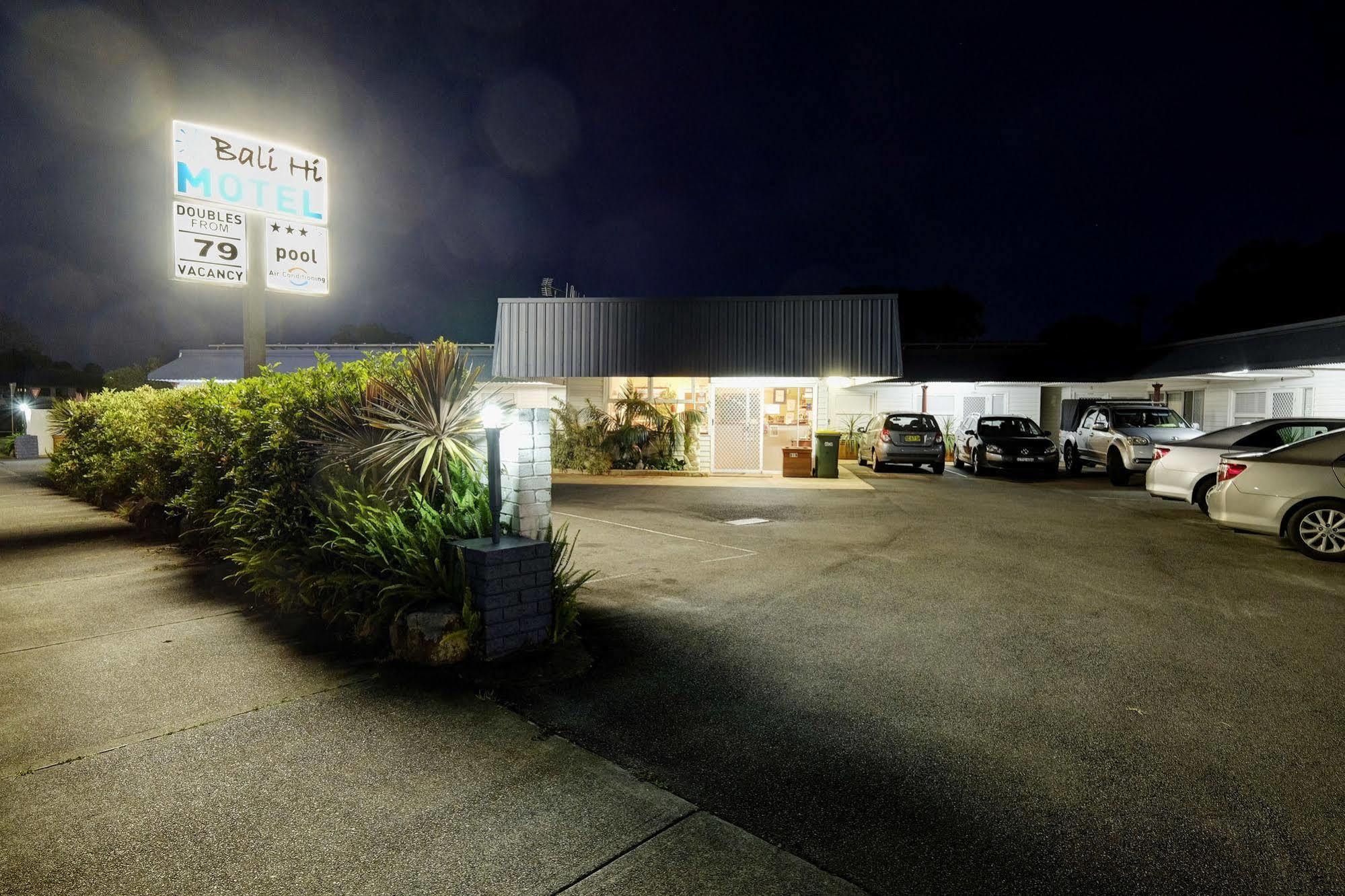 Bali Hi Motel Tuncurry Exterior photo